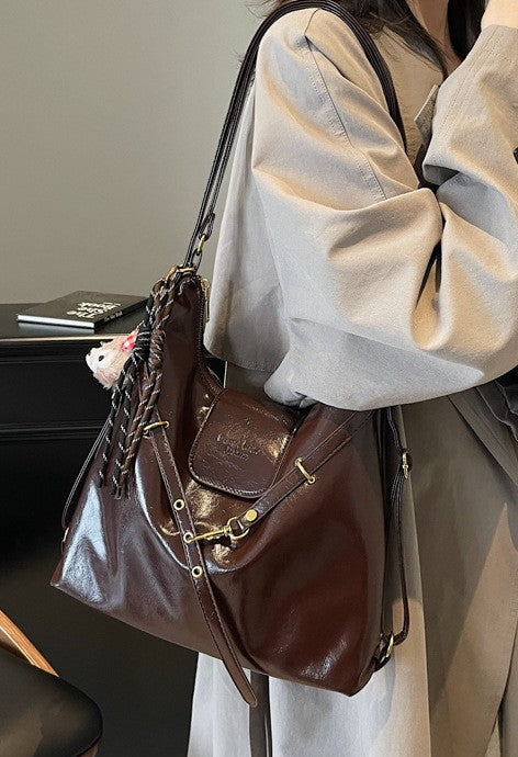 The Elara Carry